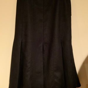 Vintage Edward Linen Pleated Black Skirt (Size 6) Mid-length